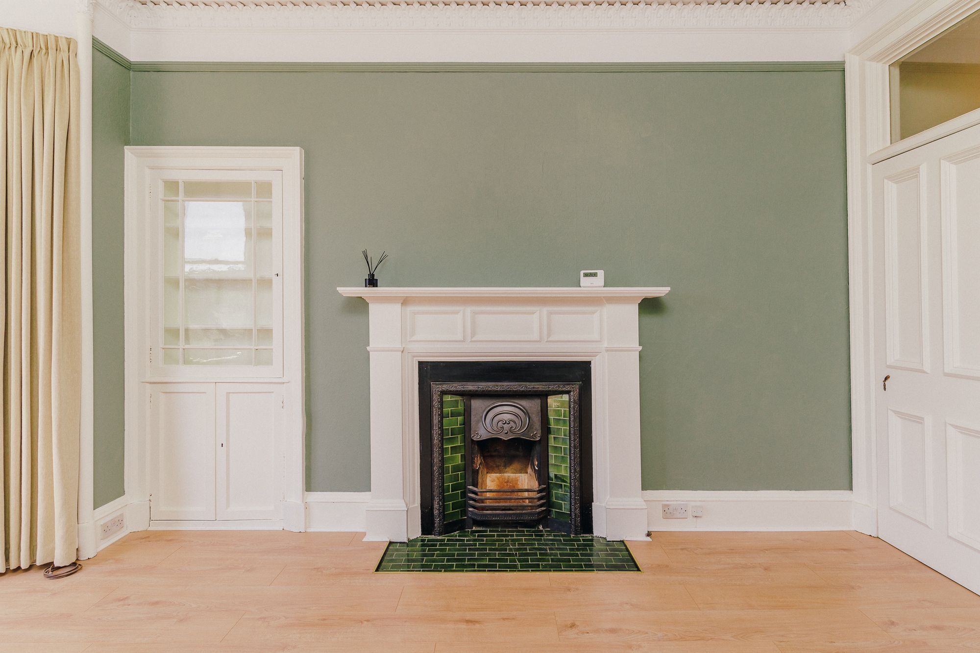 Niksen Learmonth Grove 8