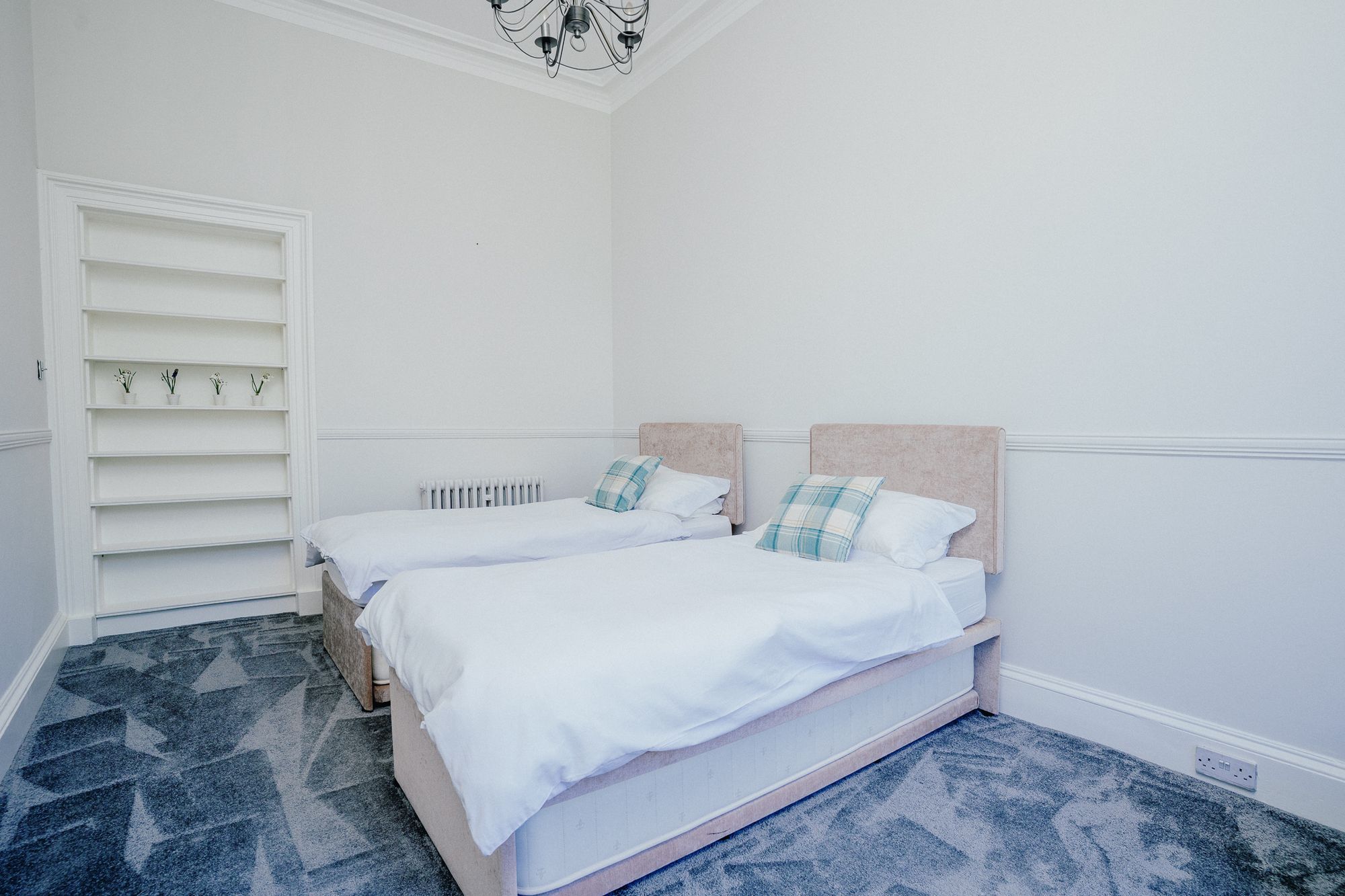 Niksen Randolph Crescent 9